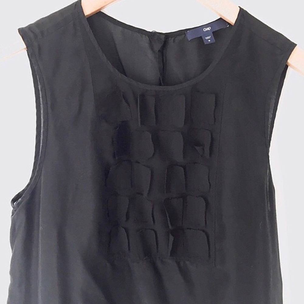 ✨ sheer appliqué tank.